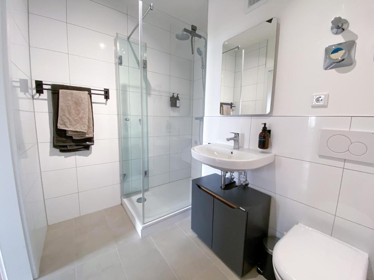 Schoene Wohnung Mit Rheinblick/Duesseldorf/Neuss/Messe Extérieur photo