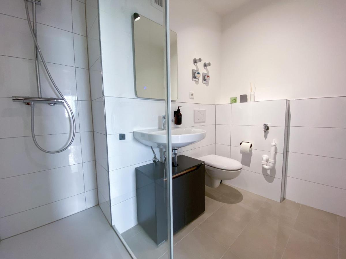 Schoene Wohnung Mit Rheinblick/Duesseldorf/Neuss/Messe Extérieur photo