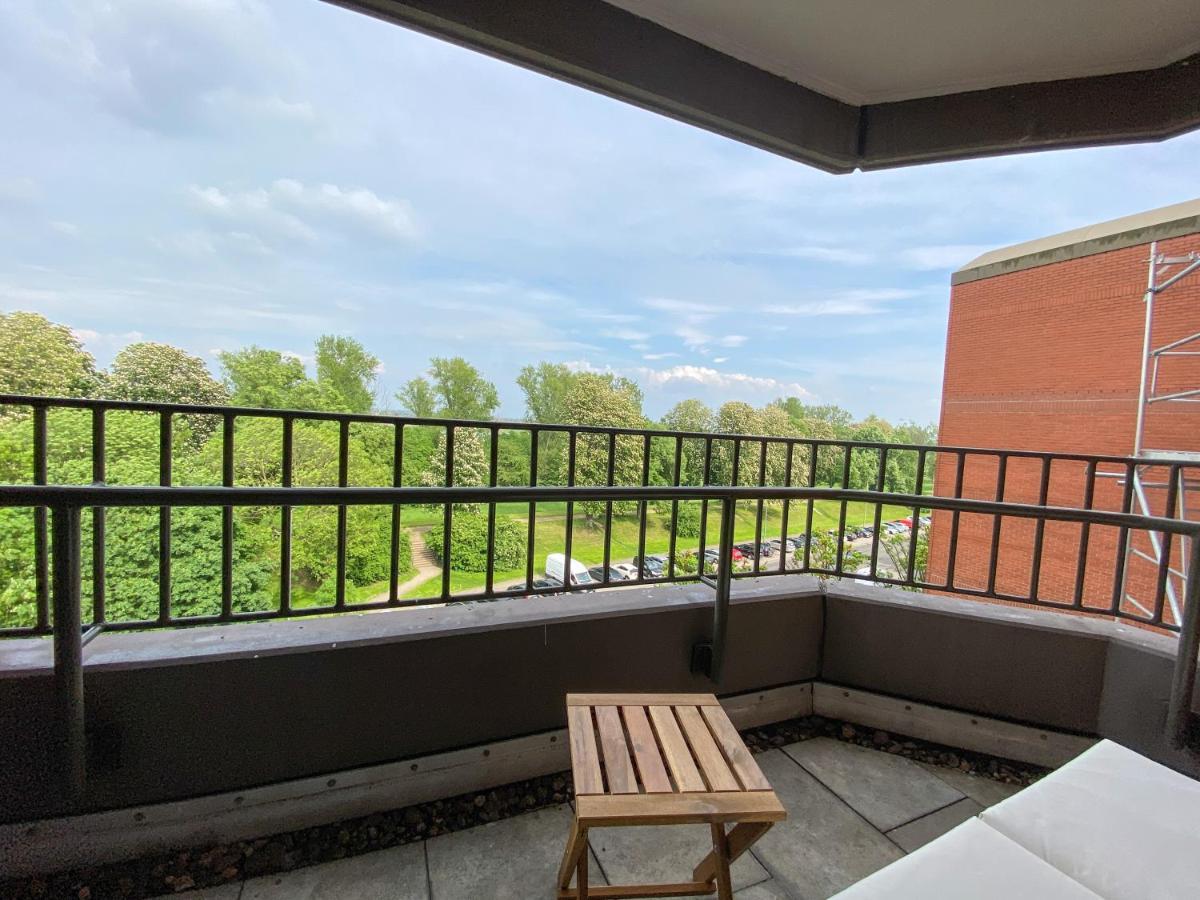 Schoene Wohnung Mit Rheinblick/Duesseldorf/Neuss/Messe Extérieur photo